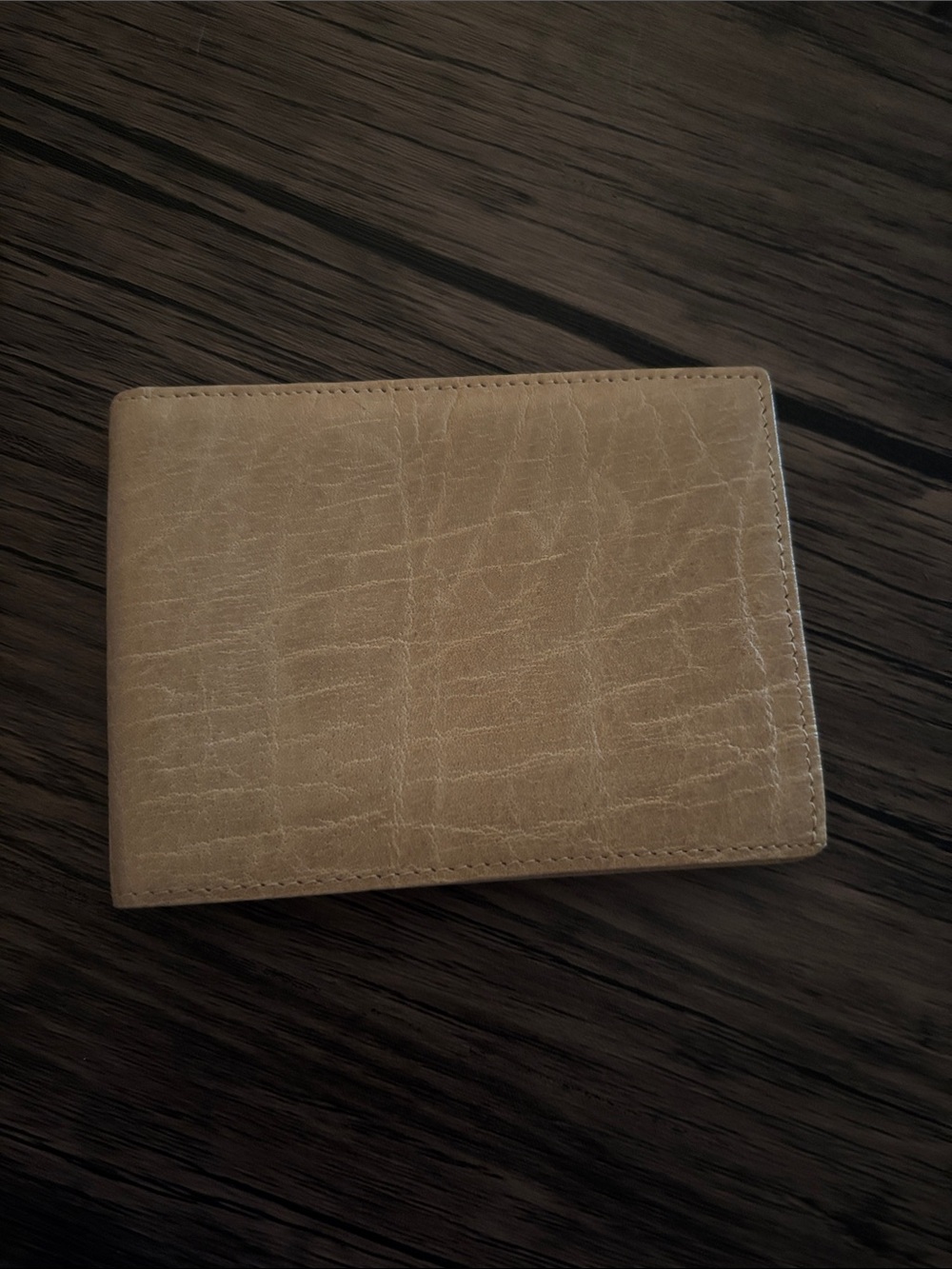Classic Crocodile Men's Bifold Wallet in Tan